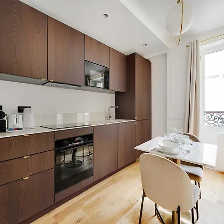 Luxurious Getaway 1bdr 2p- Eiffel Tower Invalides パリ