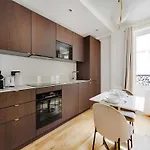 Luxurious Getaway 1bdr 2p- Eiffel Tower Invalides Paris