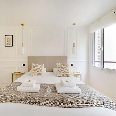 Luxurious Getaway 1bdr 2p- Eiffel Tower Invalides * Paris