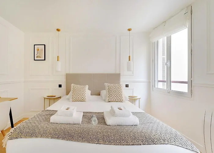 Luxurious Getaway 1bdr 2p- Eiffel Tower Invalides * Paris